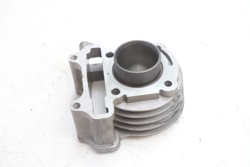 photo de CYLINDER PEUGEOT KISBEE 4T 50 (2010 - 2017) - Część sprawdzona