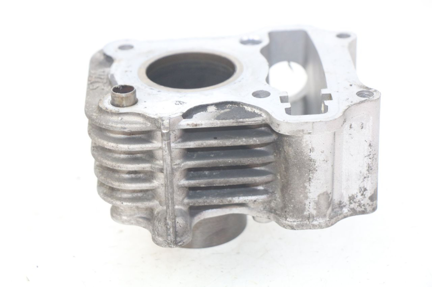 photo de CYLINDER SYM ORBIT III 3 4T 50 (2018 - 2021) - Stan powierzchni