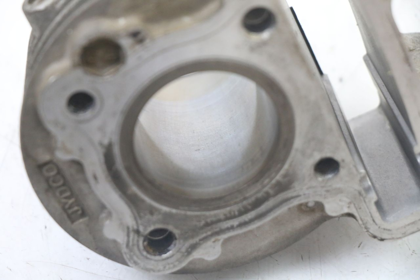 photo de CYLINDER PEUGEOT KISBEE 4T 50 (2018 - 2022) - Zbliżenie techniczne