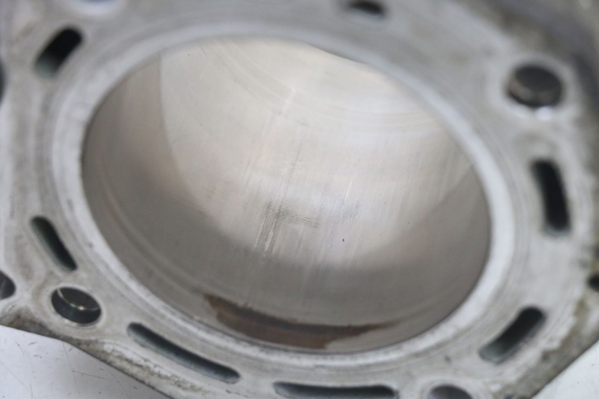 photo de CYLINDER PIAGGIO MP3 LT 400 (2007 - 2012) - Punkty mocowania