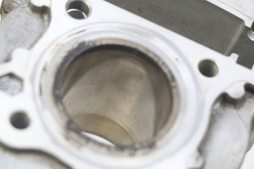 photo de CYLINDER TŁOK KYMCO AGILITY 16+ 4T 50 (2018 - 2023) - Zoom stanu zużycia