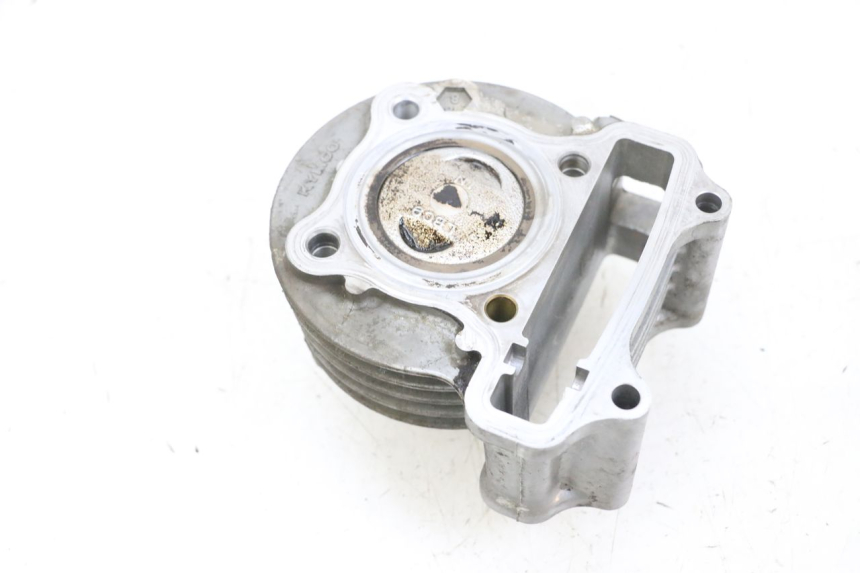 photo de CYLINDER TŁOK KYMCO AGILITY 16+ 4T 50 (2018 - 2023) - Inny kąt widzenia