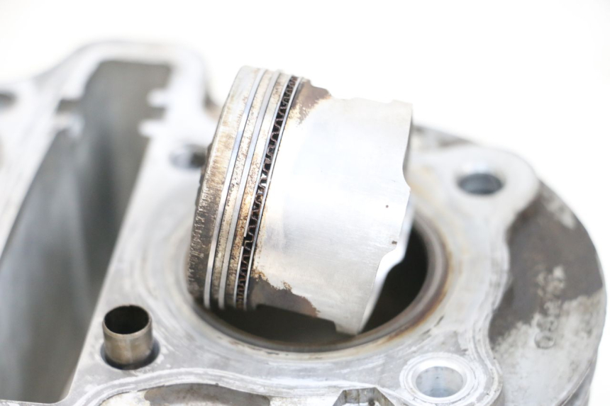 photo de CYLINDER TŁOK KYMCO AGILITY 4T 50 (2005 - 2018) - Oznaczenia i referencje