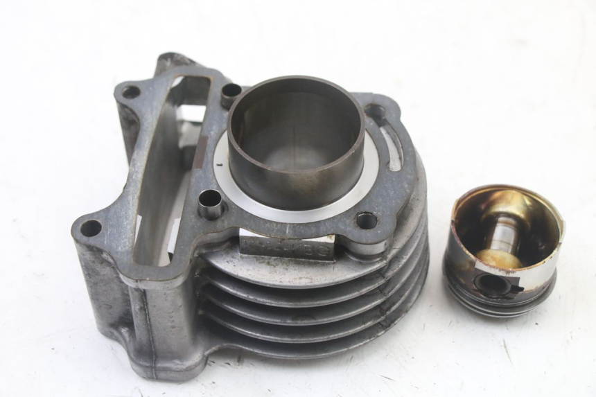 photo de CYLINDER TŁOK KYMCO AGILITY 4T 50 (2018 - 2022) - Punkty mocowania