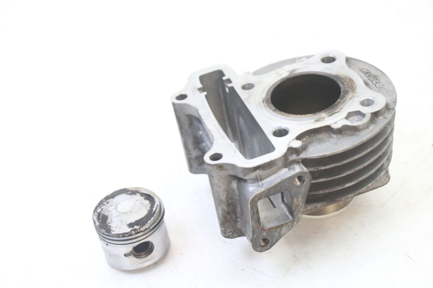 photo de CYLINDER TŁOK KYMCO AGILITY 4T 50 (2018 - 2022) - Zoom stanu zużycia