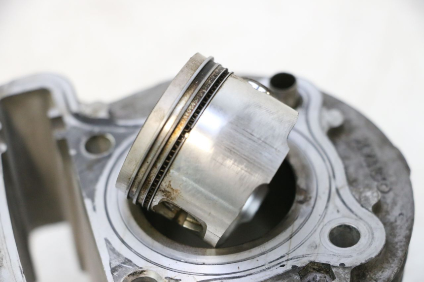 photo de CYLINDER TŁOK KYMCO AGILITY PREMIUM 50 (2007 - 2010) - Alternatywny kąt