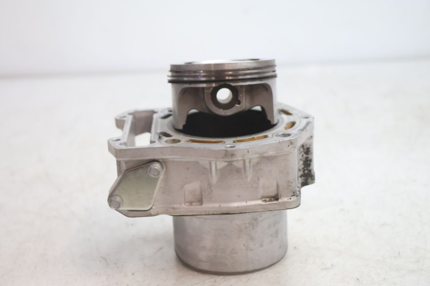 photo de TYLNY CYLINDER TŁOKA GILERA GP 800 (2007 - 2013) - Inny kąt widzenia