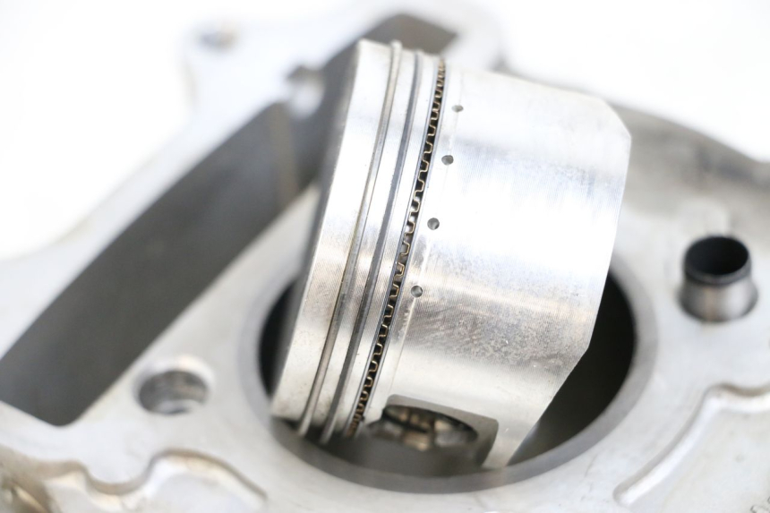 photo de CYLINDER TŁOK JONWAY AZTRAL 125 (2008 - 2017) - Zbliżenie komponentów