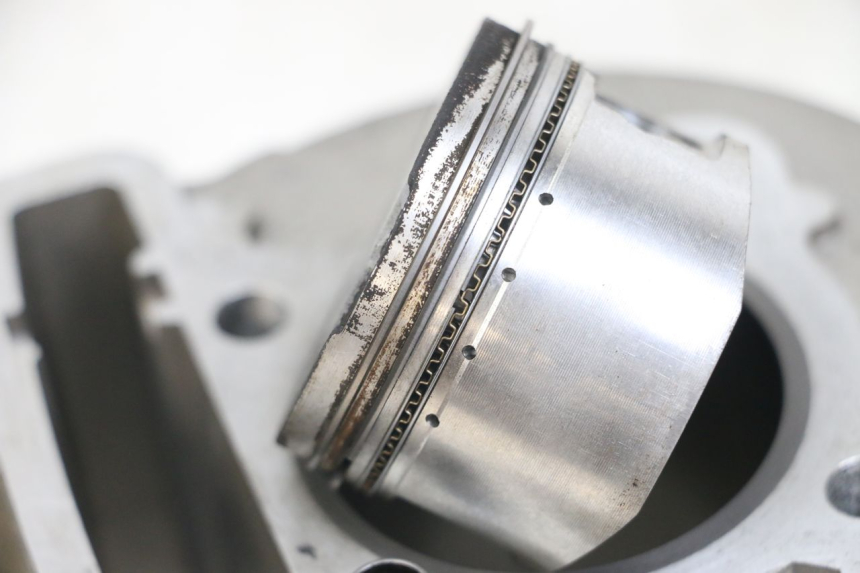 photo de CYLINDER TŁOK JONWAY AZTRAL 125 (2008 - 2017) - Szczegóły charakterystyczne