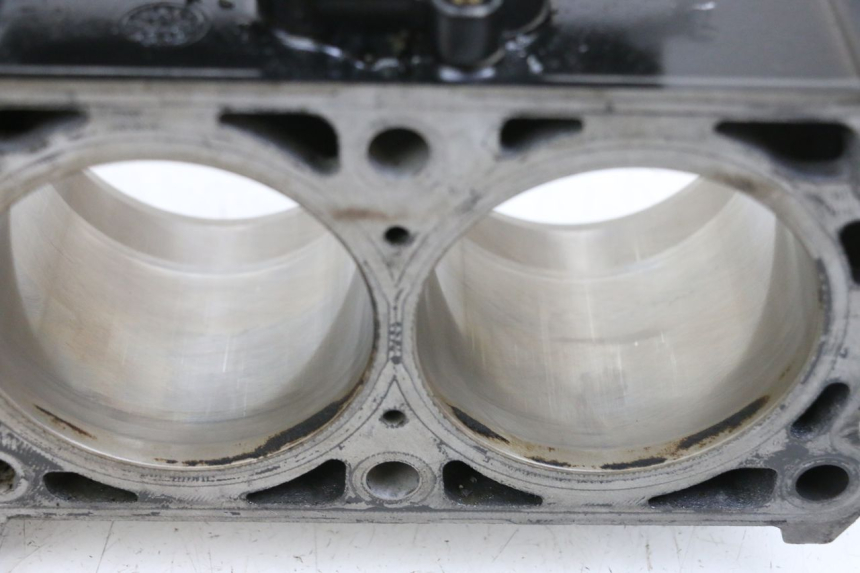 photo de CYLINDER TŁOK MV AGUSTA BRUTALE R WALLY 910 (2008 - 2008) - Inny kąt widzenia