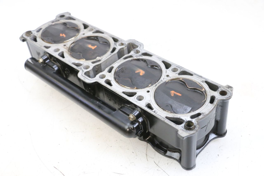 photo de CYLINDER TŁOK MV AGUSTA BRUTALE R WALLY 910 (2008 - 2008) - Inny kąt widzenia