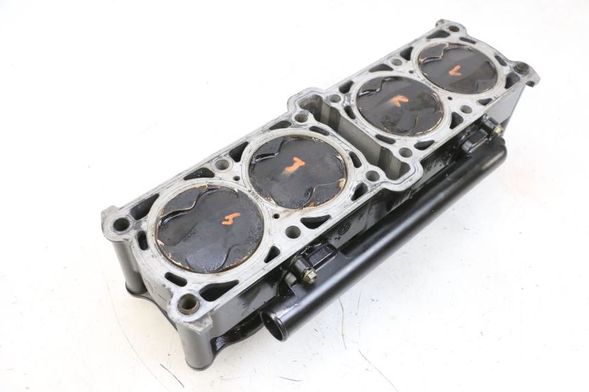 photo de CYLINDER TŁOK MV AGUSTA BRUTALE R WALLY 910 (2008 - 2008) - Zbliżenie techniczne