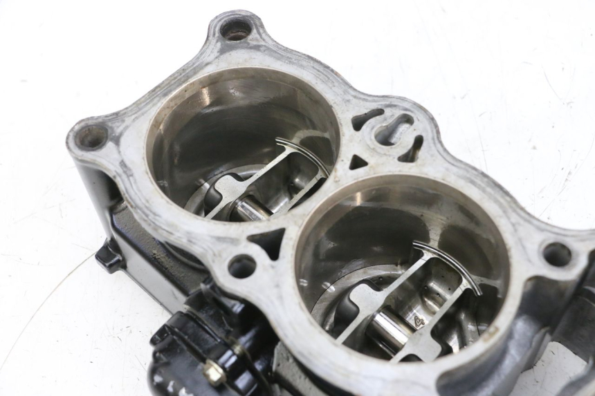 photo de CYLINDER TŁOK MV AGUSTA BRUTALE R WALLY 910 (2008 - 2008) - Punkty mocowania