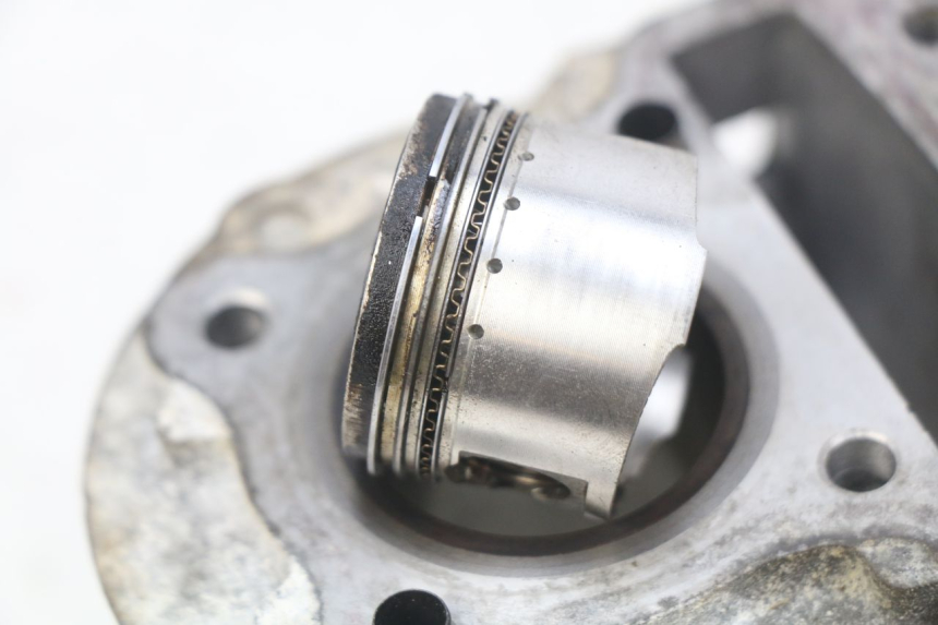 photo de CYLINDER TŁOK BAOTIAN BT 50 QT-12 50 (2007 - 2009) - Szczegóły charakterystyczne