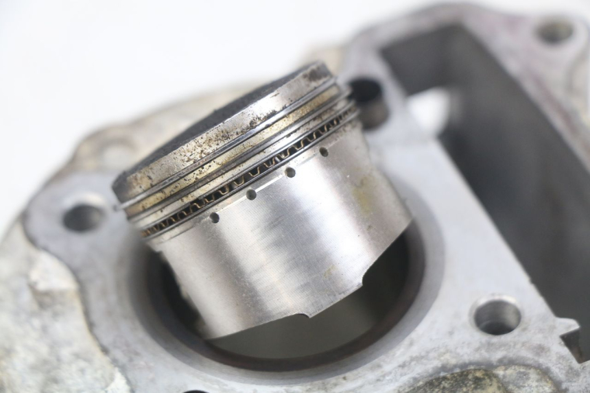 photo de CYLINDER TŁOK BAOTIAN BT 50 QT-12 50 (2007 - 2009) - Zbliżenie komponentów