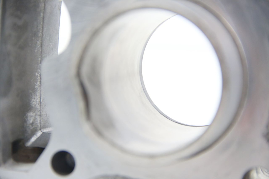 photo de CYLINDER TŁOK SUZUKI BURGMAN 125 (2007 - 2014) - Widok z bliska