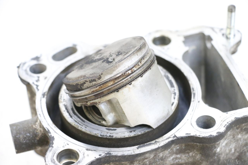 photo de CYLINDER TŁOK SUZUKI BURGMAN 125 (2007 - 2014) - Szczegóły charakterystyczne