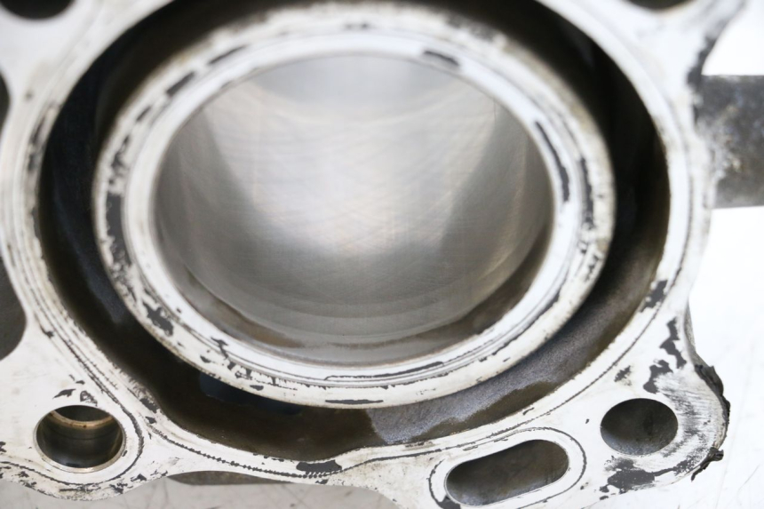 photo de CYLINDER TŁOK SUZUKI BURGMAN 125 (2007 - 2014) - Inny kąt widzenia