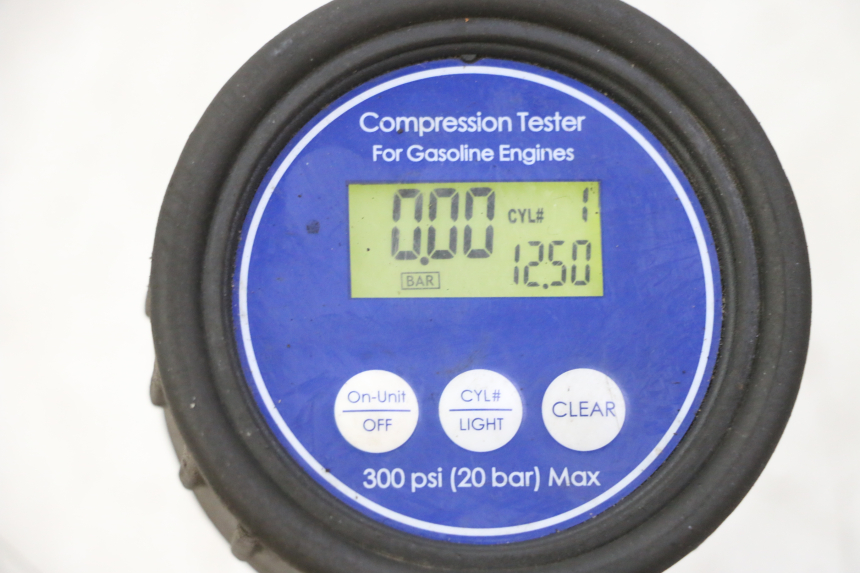 photo de CYLINDER TŁOK SUZUKI BURGMAN 125 (2007 - 2014) - Inny kąt widzenia