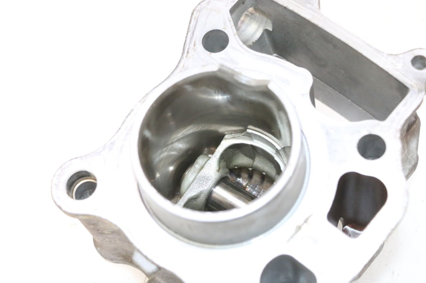 photo de CYLINDER TŁOK SUZUKI BURGMAN 125 (2007 - 2014) - Inny kąt widzenia