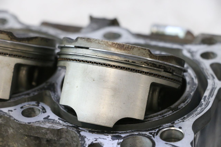 photo de TŁOK CYLINDRA SUZUKI BURGMAN EXECUTIVE ABS 650 (2006 - 2012) - Widok profilu