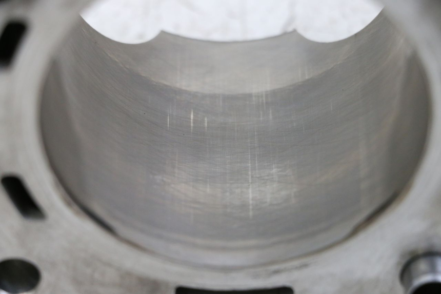 photo de CYLINDER TŁOK HONDA CRF R 250 (2020 - 2021) - Szczegóły charakterystyczne