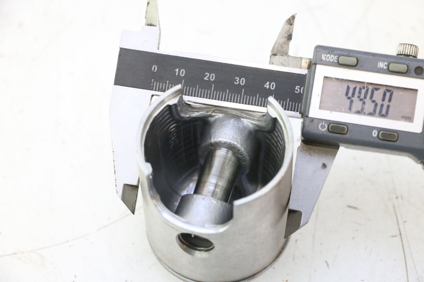 photo de TŁOK CYLINDRA HM HONDA CRM DERAPAGE RR 50 (2006 - 2017) - Zbliżenie techniczne