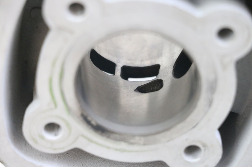 photo de CYLINDER TŁOK GILERA DNA 50 (2000 - 2007) - Punkty mocowania