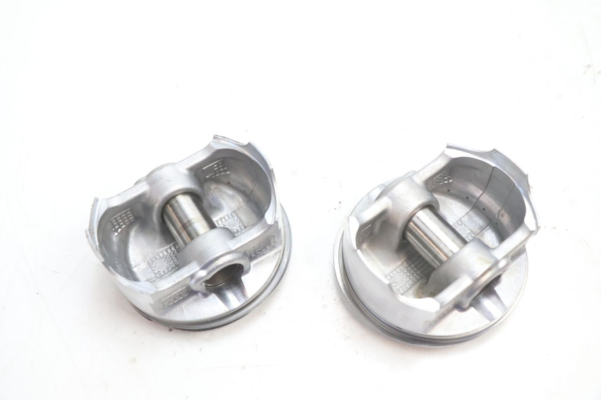 photo de TŁOK CYLINDRA KAWASAKI ER-6 ER6 N 650 (2005 - 2009) - Zbliżenie komponentów