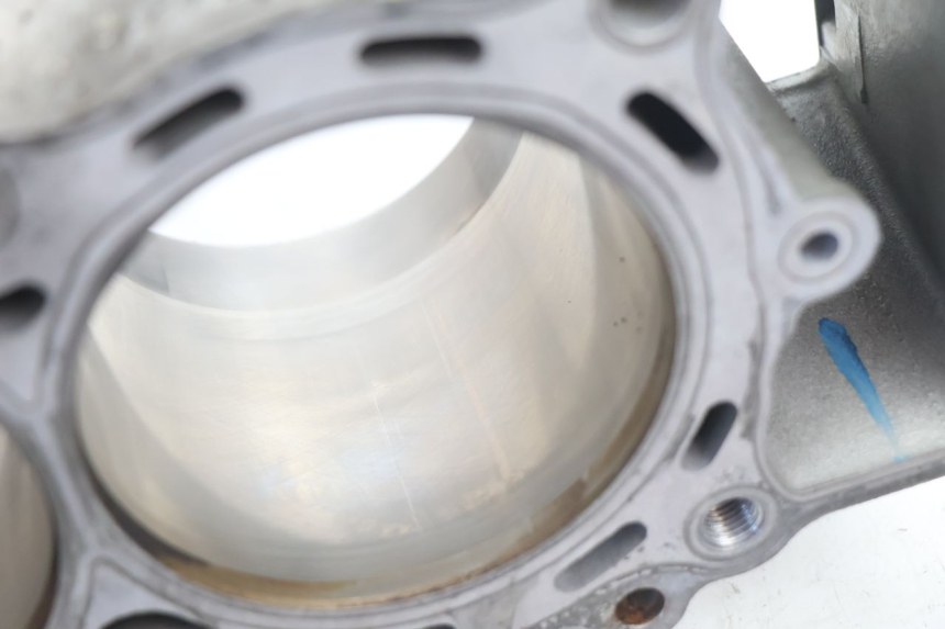 photo de TŁOK CYLINDRA KAWASAKI ER-6 ER6 N 650 (2005 - 2009) - Alternatywny kąt