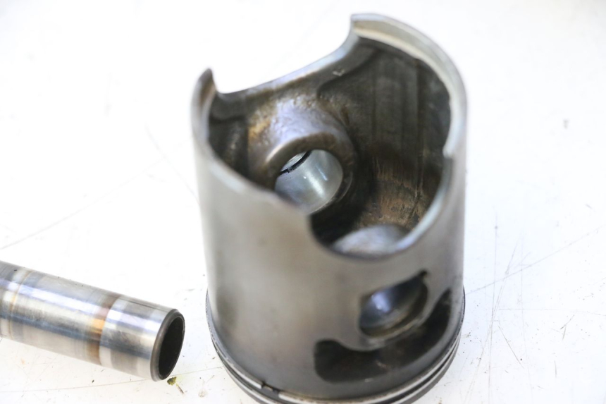 photo de TŁOK CYLINDRA HONDA FES PANTHEON 2T 125 (1998 - 2002) - Zoom jakości