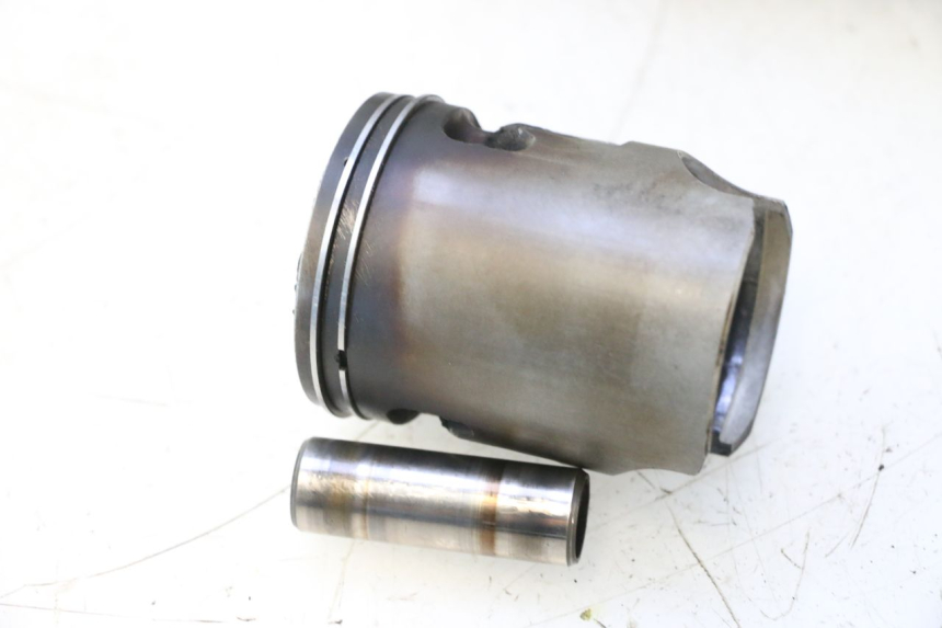 photo de TŁOK CYLINDRA HONDA FES PANTHEON 2T 125 (1998 - 2002) - Szczegół części