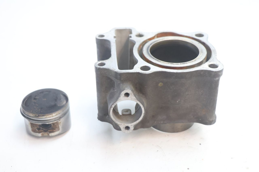 photo de CYLINDER TŁOK HONDA FES S-WING SWING ABS 125 (2007 - 2015) - Szczegół części