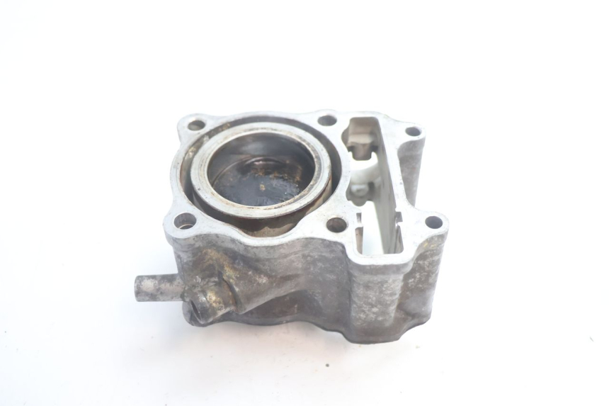 photo de CYLINDER TŁOK HONDA FES S-WING SWING ABS 125 (2007 - 2015) - Zbliżenie techniczne