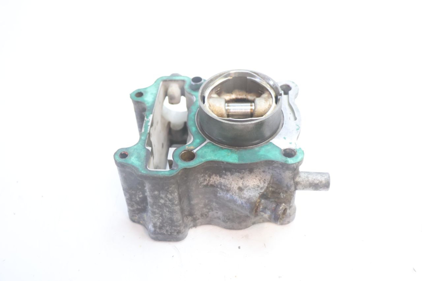 photo de CYLINDER TŁOK HONDA FES S-WING SWING ABS 125 (2007 - 2015) - Widok ogólny