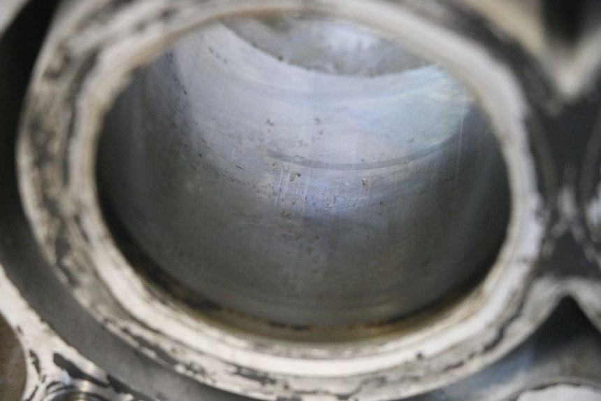 photo de CYLINDER TŁOK HONDA FJS SILVER WING SILVERWING 400 (2005 - 2008) - Zbliżenie komponentów