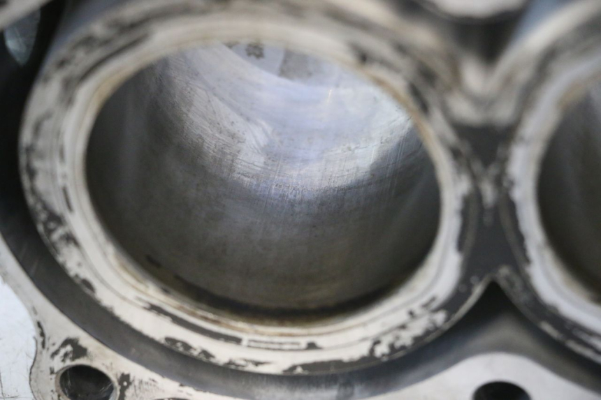 photo de CYLINDER TŁOK HONDA FJS SILVER WING SILVERWING 400 (2005 - 2008) - Kontrola wizualna