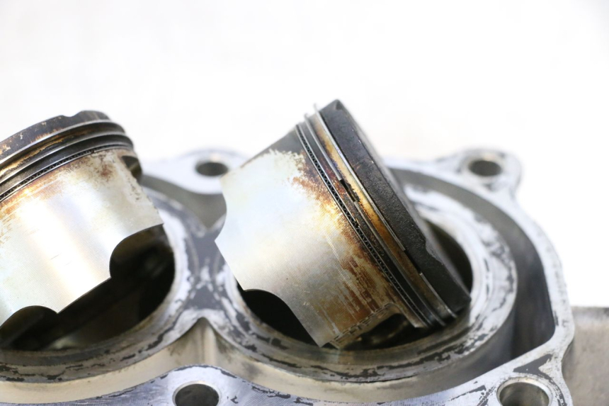 photo de CYLINDER TŁOK HONDA FJS SILVER WING SILVERWING 400 (2005 - 2008) - Zoom jakości