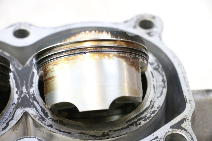 photo de CYLINDER TŁOK HONDA FJS SILVER WING SILVERWING 400 (2005 - 2008) - Szczegół części