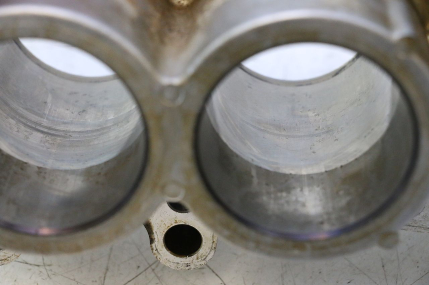 photo de CYLINDER TŁOK HONDA FJS SILVER WING SILVERWING 400 (2005 - 2008) - Punkty mocowania
