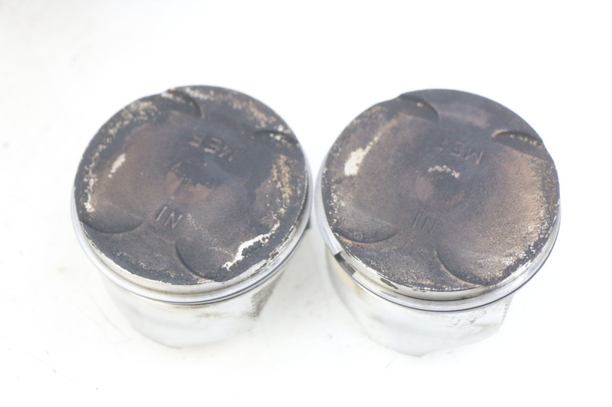 photo de CYLINDER TŁOK HONDA FJS SILVERWING SILVER WING 400 (2009 - 2016) - Struktura - zbliżenie