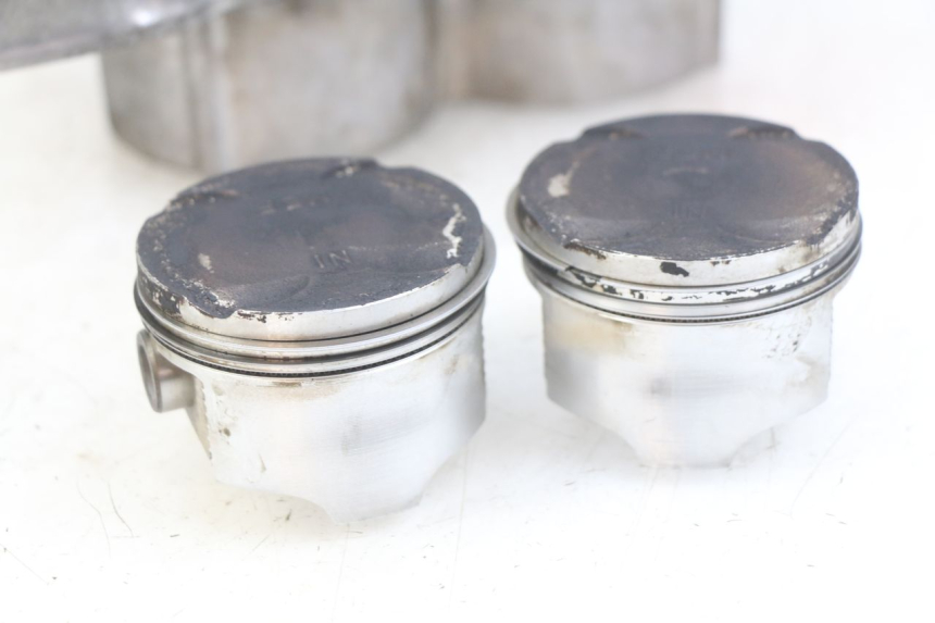 photo de CYLINDER TŁOK HONDA FJS SILVERWING SILVER WING 400 (2009 - 2016) - Alternatywny kąt