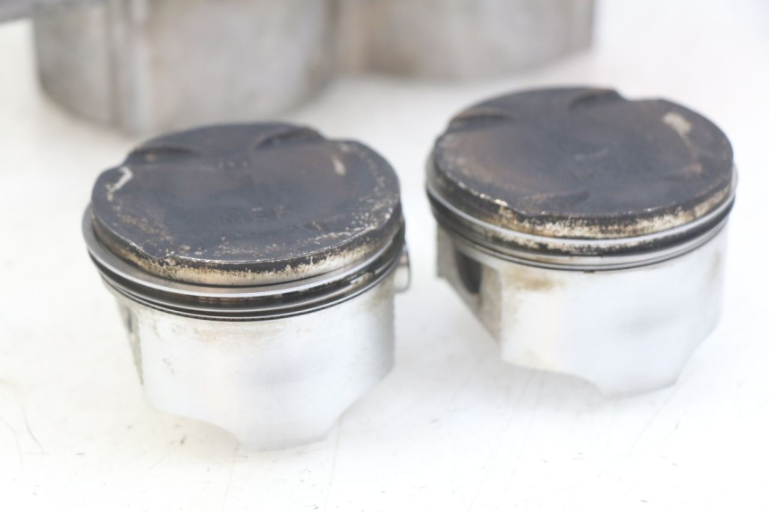 photo de CYLINDER TŁOK HONDA FJS SILVERWING SILVER WING 400 (2009 - 2016) - Zoom jakości