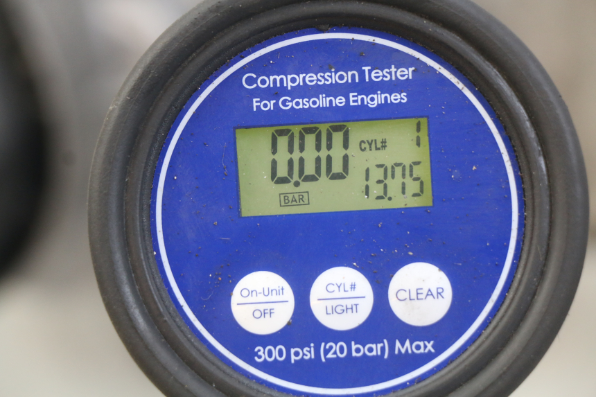 photo de CYLINDER TŁOK HONDA FJS SILVERWING SILVER WING 400 (2009 - 2016) - Widok profilu