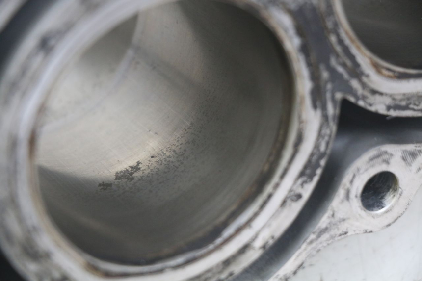 photo de CYLINDER TŁOK HONDA FJS SILVERWING SILVER WING 400 (2009 - 2016) - Stan powierzchni