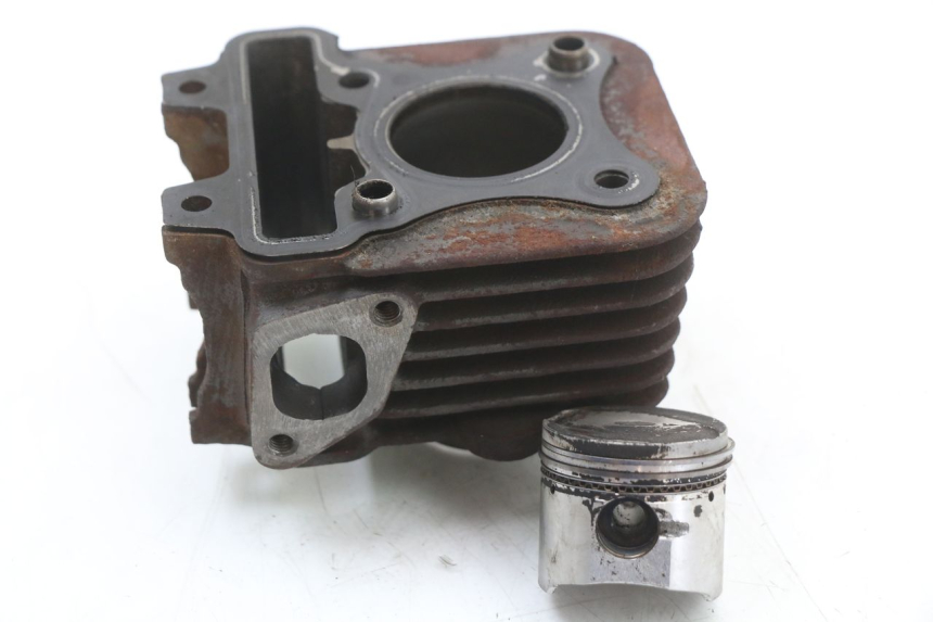 photo de CYLINDER TŁOK PIAGGIO FLY 4T 50 (2004 - 2010) - Zoom stanu zużycia