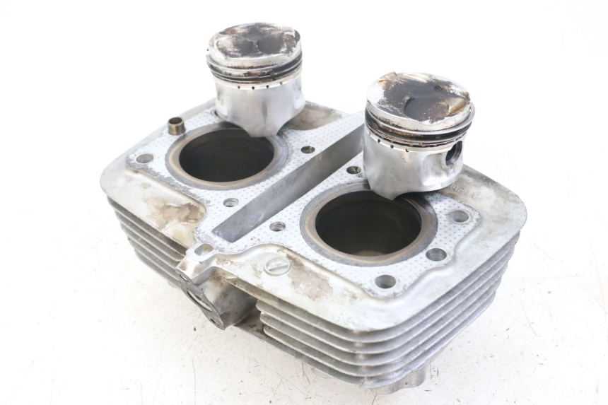 photo de CYLINDER TŁOK SUZUKI GSX E 250 (1982 - 1983) - Widok główny