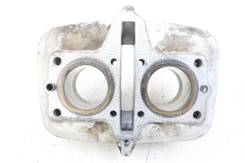 photo de CYLINDER TŁOK SUZUKI GSX E 250 (1982 - 1983) - Struktura - zbliżenie