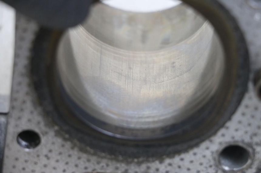 photo de CYLINDER TŁOK SUZUKI GSX E 250 (1982 - 1983) - Widok ogólny