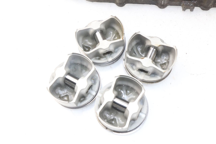 photo de CYLINDER TŁOK SUZUKI GSX-R GSXR 600 (2001 - 2003) - Struktura - zbliżenie